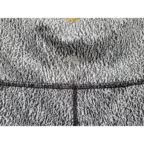 Ideology Women's Stash Pocket Leggings Gray Black Medium NWT - Picture 8 of 8